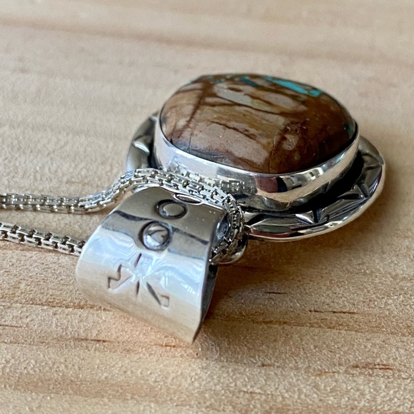 Unique Turquoise Pendant set in .925 Sterling signed TS by the artist. - Picture 6 of 9